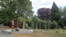 Basaltskulptur 12 Apostell